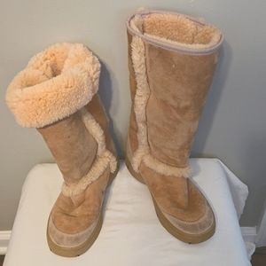 Ugg Sunburst Tall boots Size 8 color Chestnut